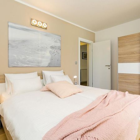 Pool Premium Apartment فيرسار المظهر الخارجي الصورة