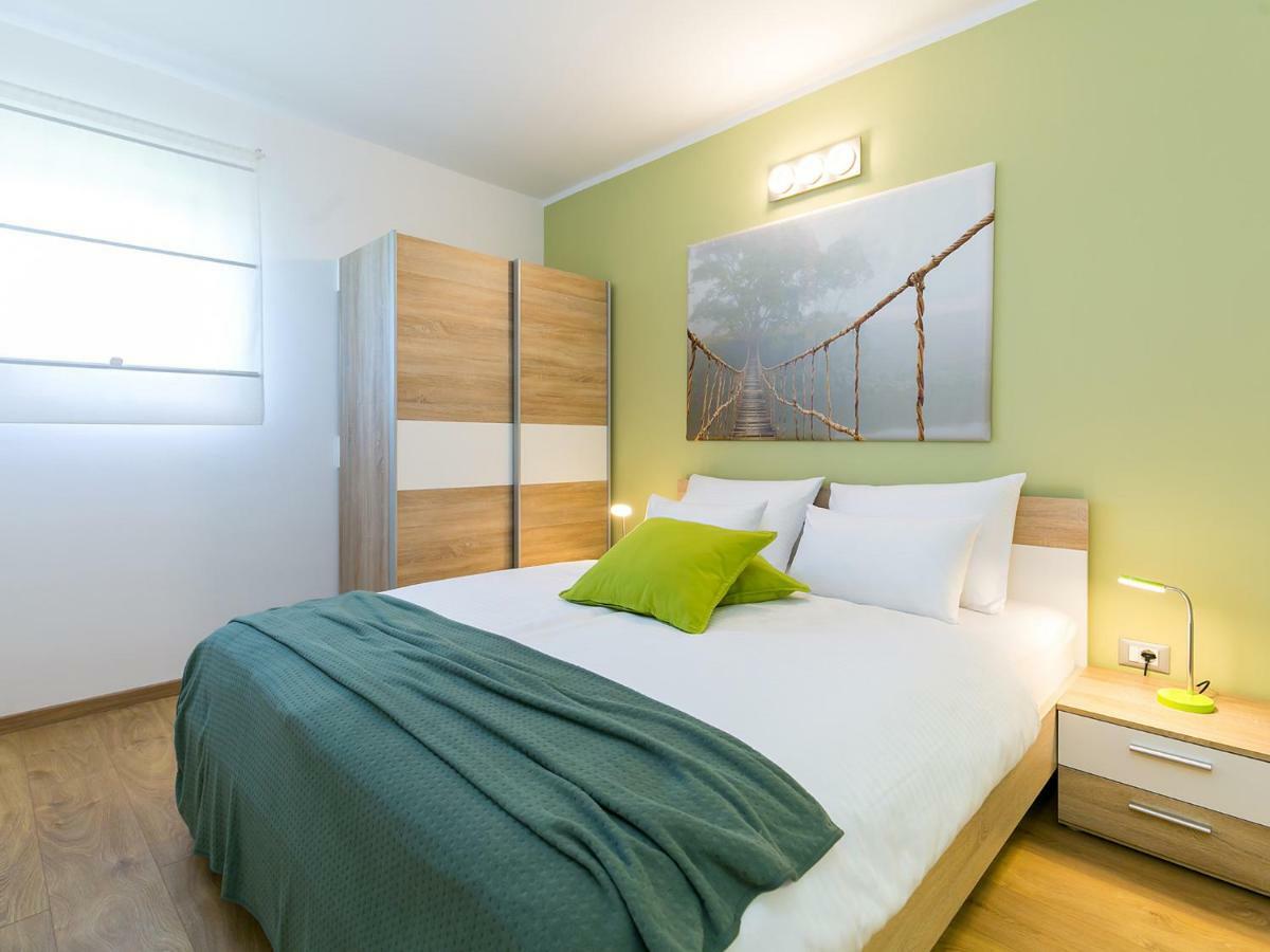Pool Premium Apartment فيرسار المظهر الخارجي الصورة