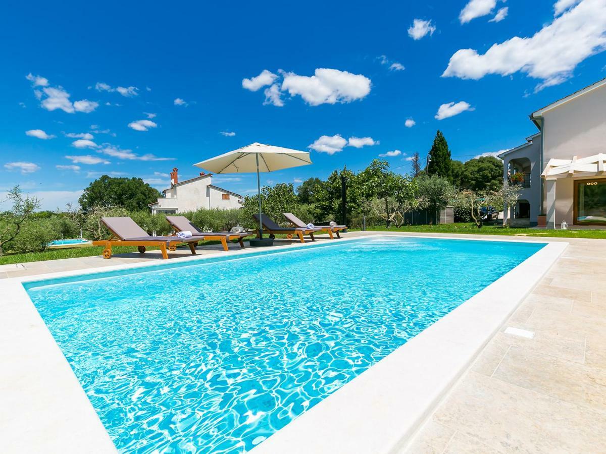 Pool Premium Apartment فيرسار المظهر الخارجي الصورة
