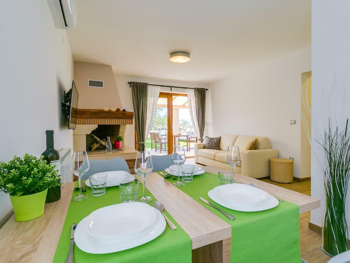 Pool Premium Apartment فيرسار المظهر الخارجي الصورة