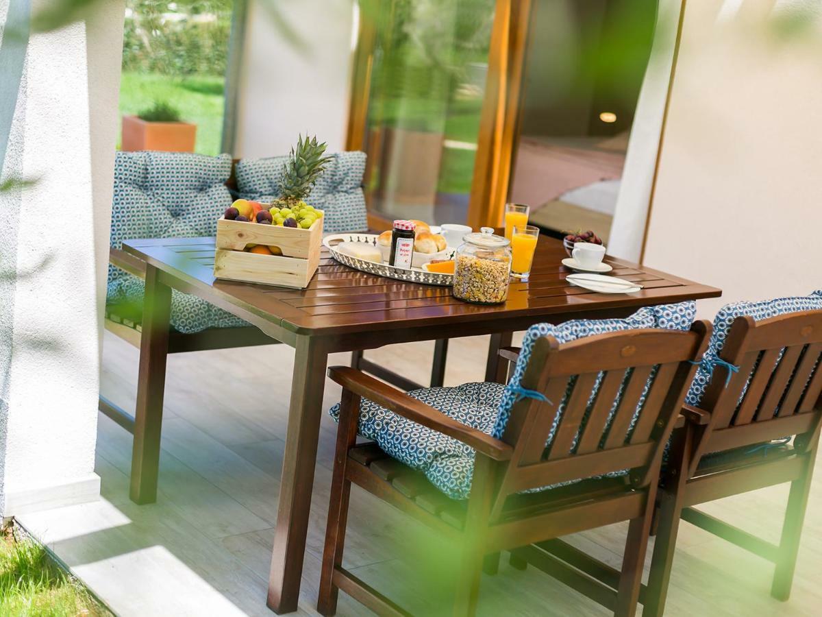 Pool Premium Apartment فيرسار المظهر الخارجي الصورة